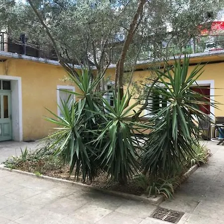 Patio Arenes Apartment *